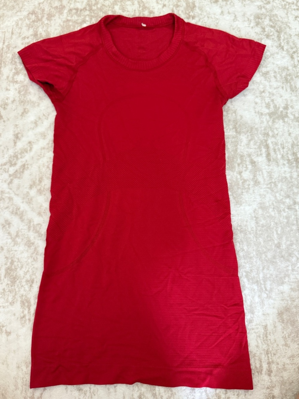 Lululemon Swiftly Tech Short Sleeve Red Size 2